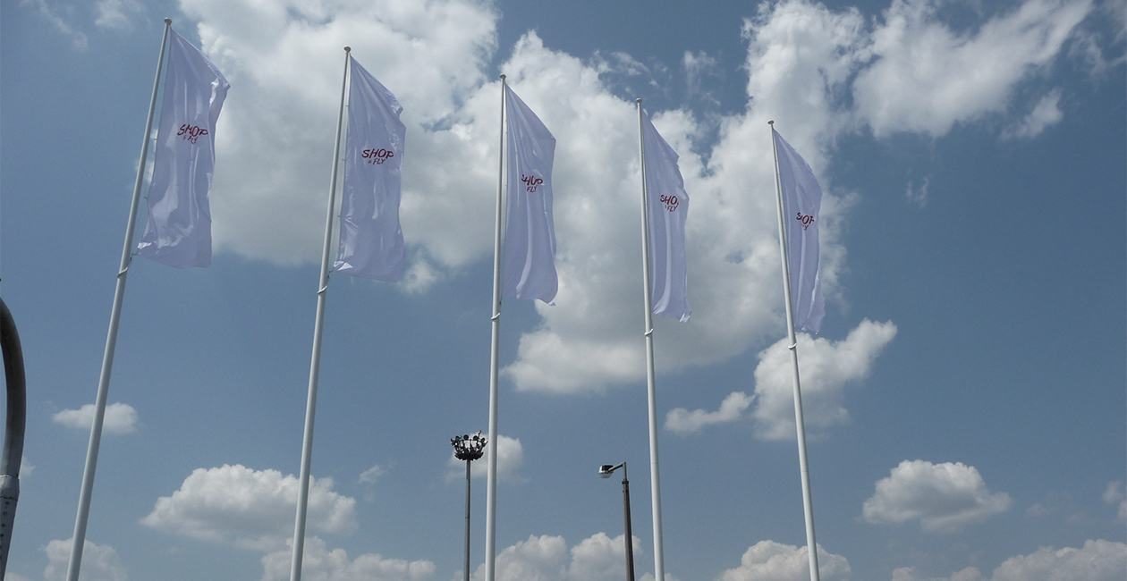 Liszt Ferenc Nemzetközi Repülőtér 18 m-es zászlórudak